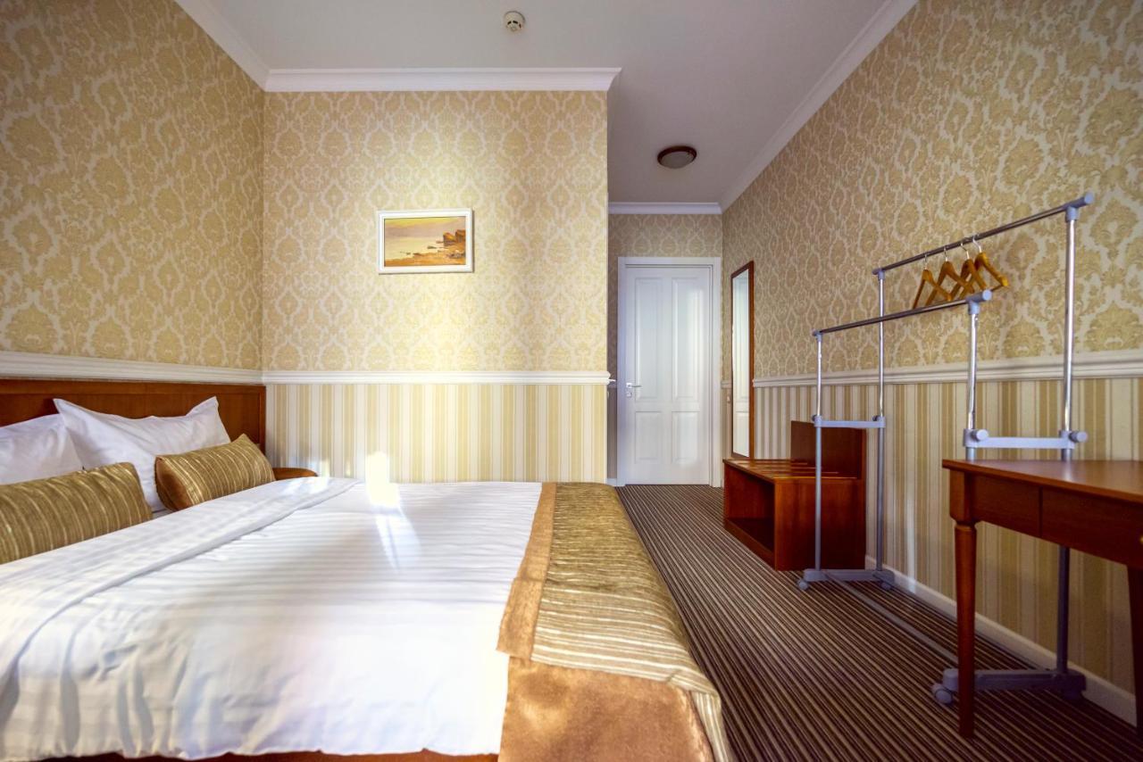 Consul Hotel Консул Oldenburg Bagian luar foto