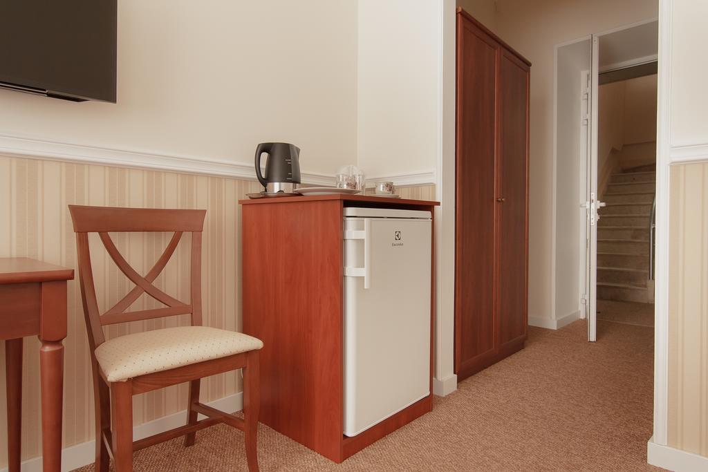 Consul Hotel Консул Oldenburg Ruang foto