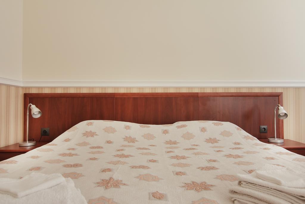 Consul Hotel Консул Oldenburg Ruang foto