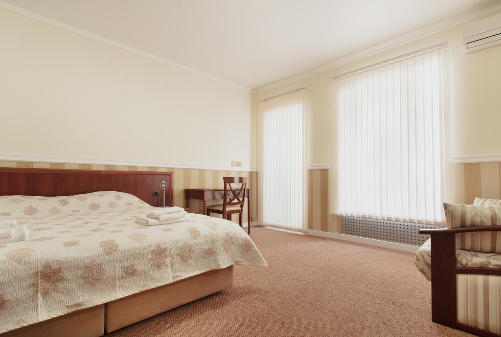 Consul Hotel Консул Oldenburg Ruang foto