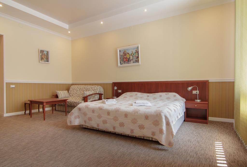 Consul Hotel Консул Oldenburg Ruang foto