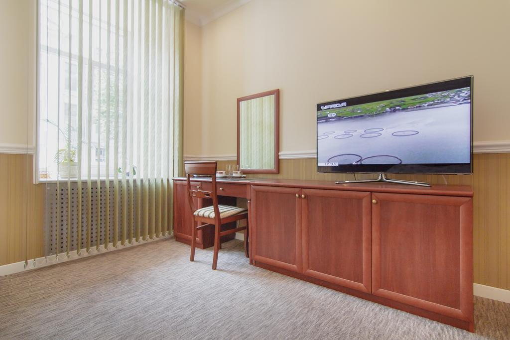 Consul Hotel Консул Oldenburg Ruang foto