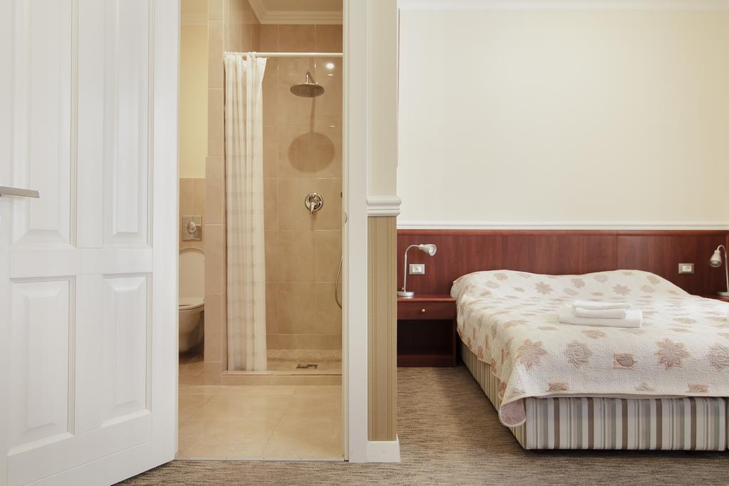 Consul Hotel Консул Oldenburg Bagian luar foto