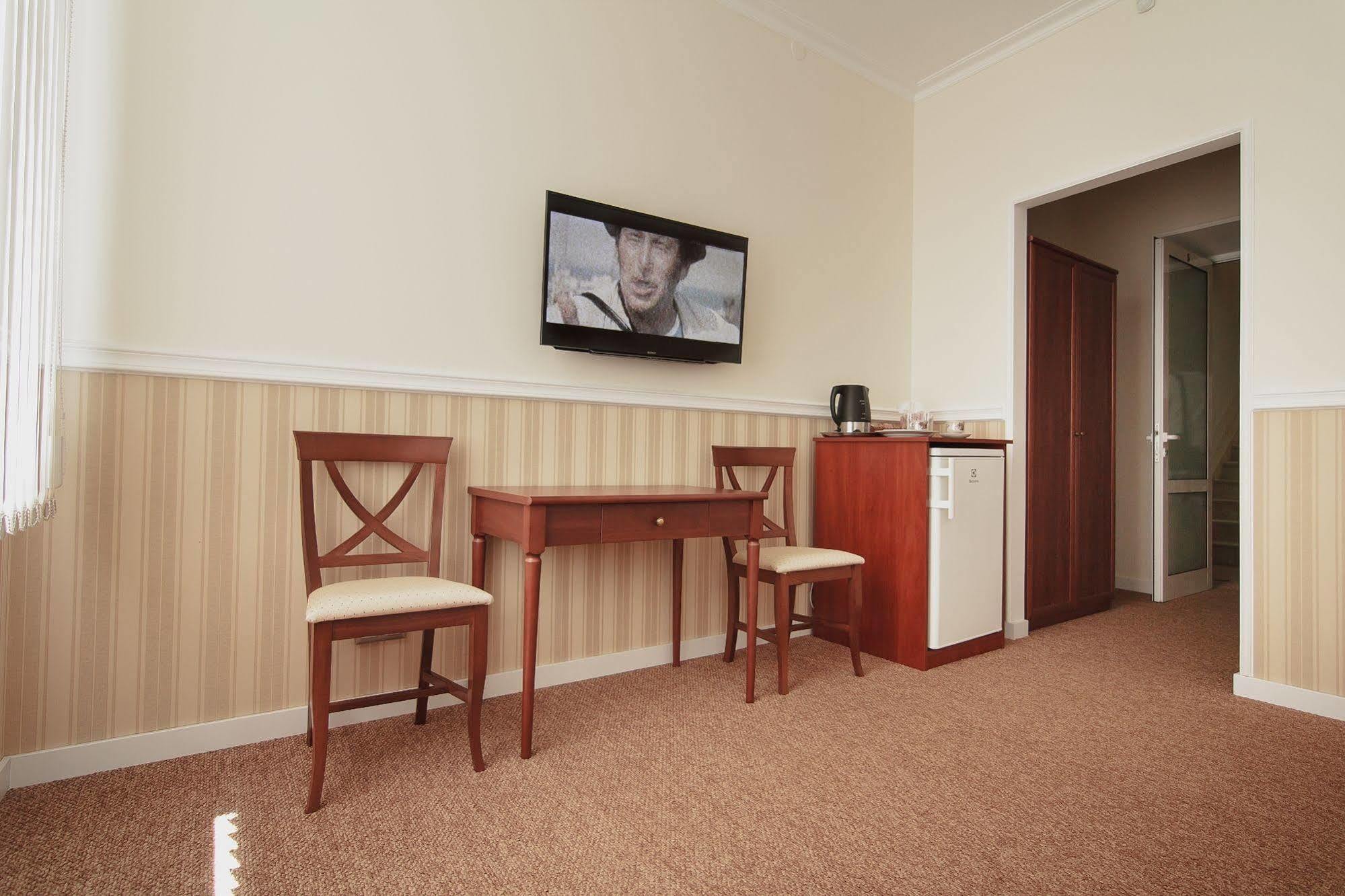 Consul Hotel Консул Oldenburg Bagian luar foto