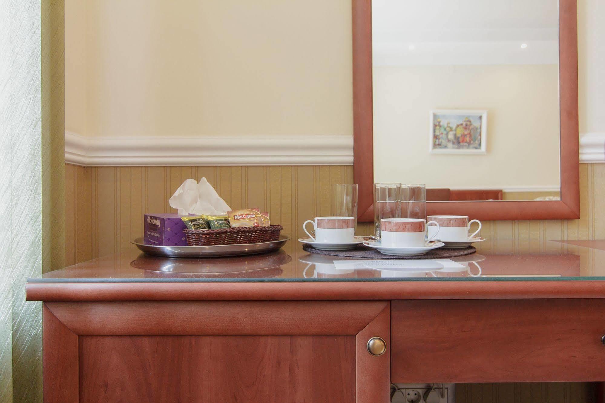 Consul Hotel Консул Oldenburg Bagian luar foto