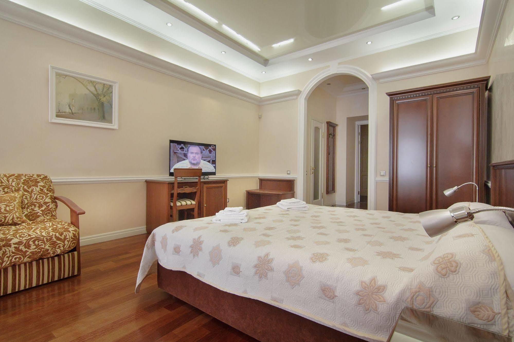 Consul Hotel Консул Oldenburg Bagian luar foto